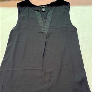 H&M Black Sleeveless Layering Look Loose Fit V-Neck Tunic Blouse Size 8
